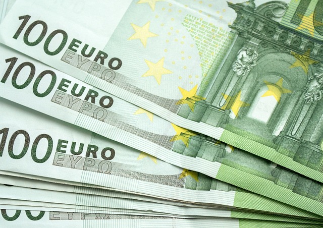 stovky eur